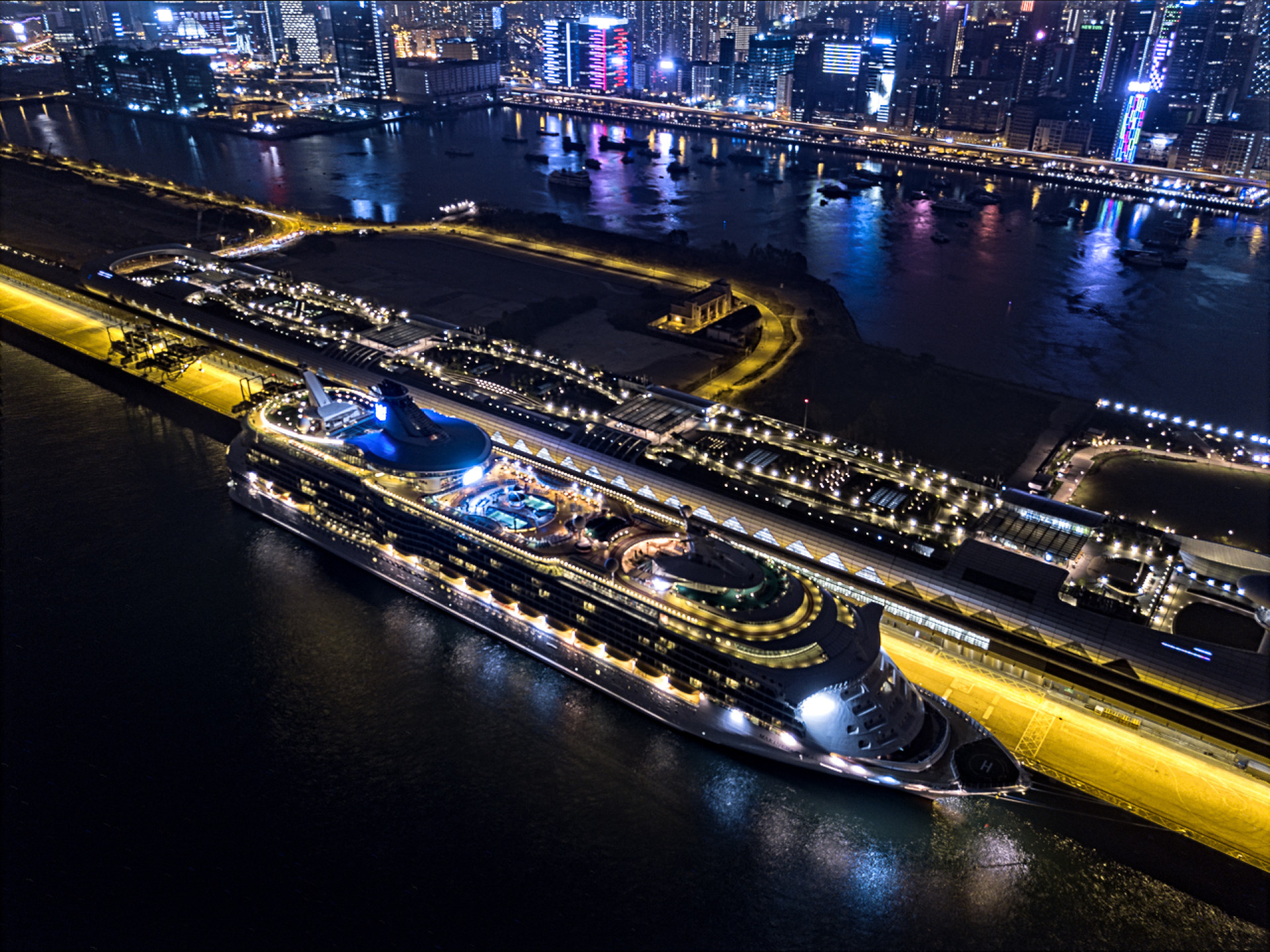 九龙湾邮轮码头