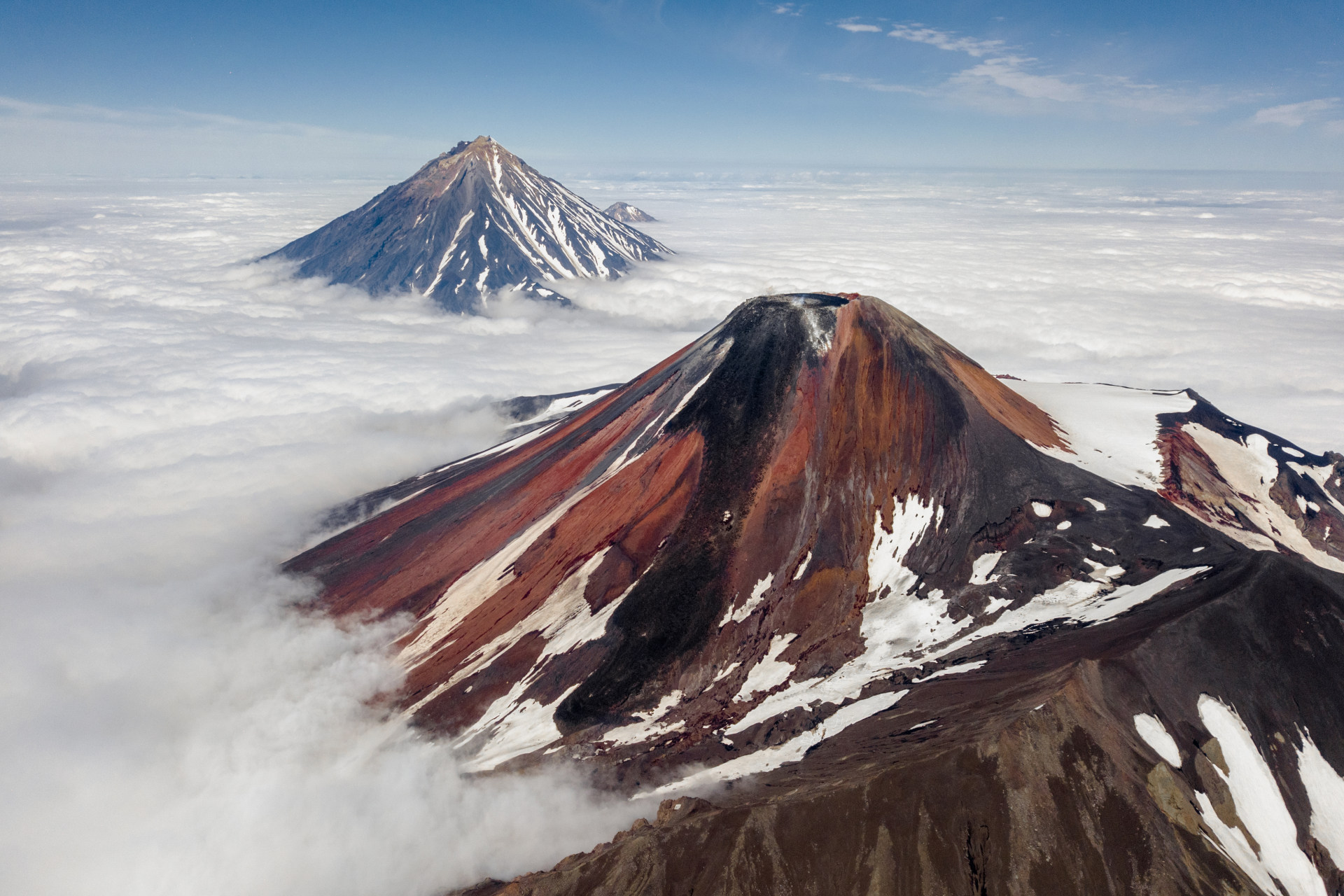 smoky volcanoes图片