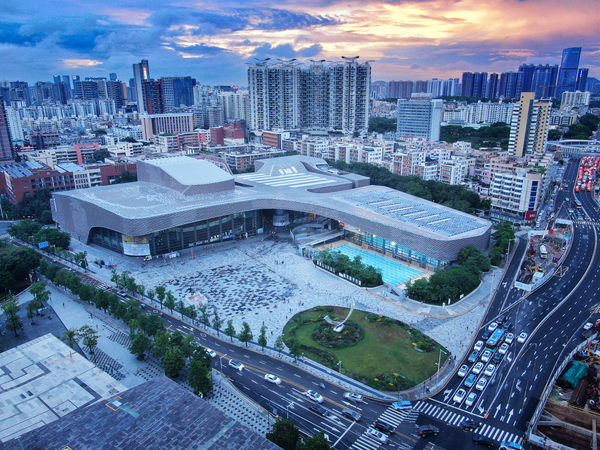 黄昏的南山文体中心