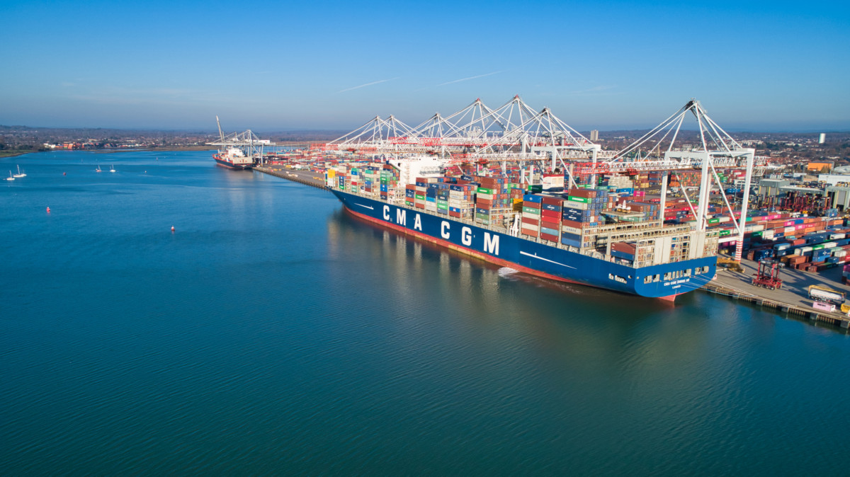 colin ryancontainer ships at southampton docks41设备:phantom 4