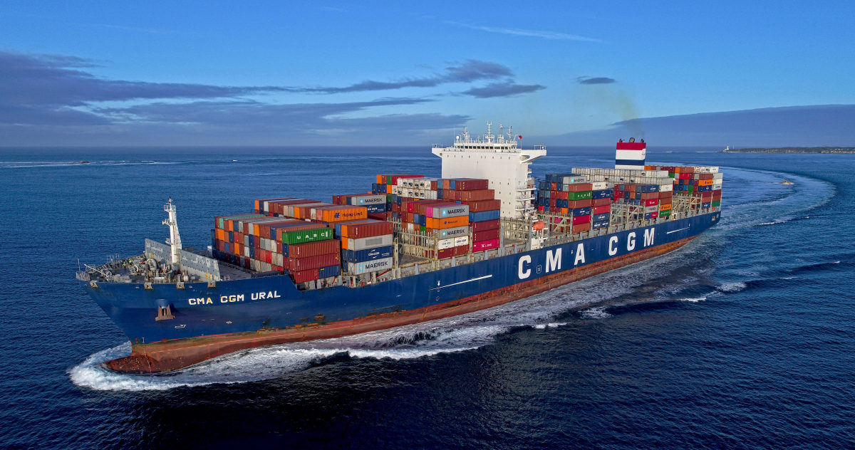 meta4cma cgm ural, a 300 metre container ship60设备:phantom 4