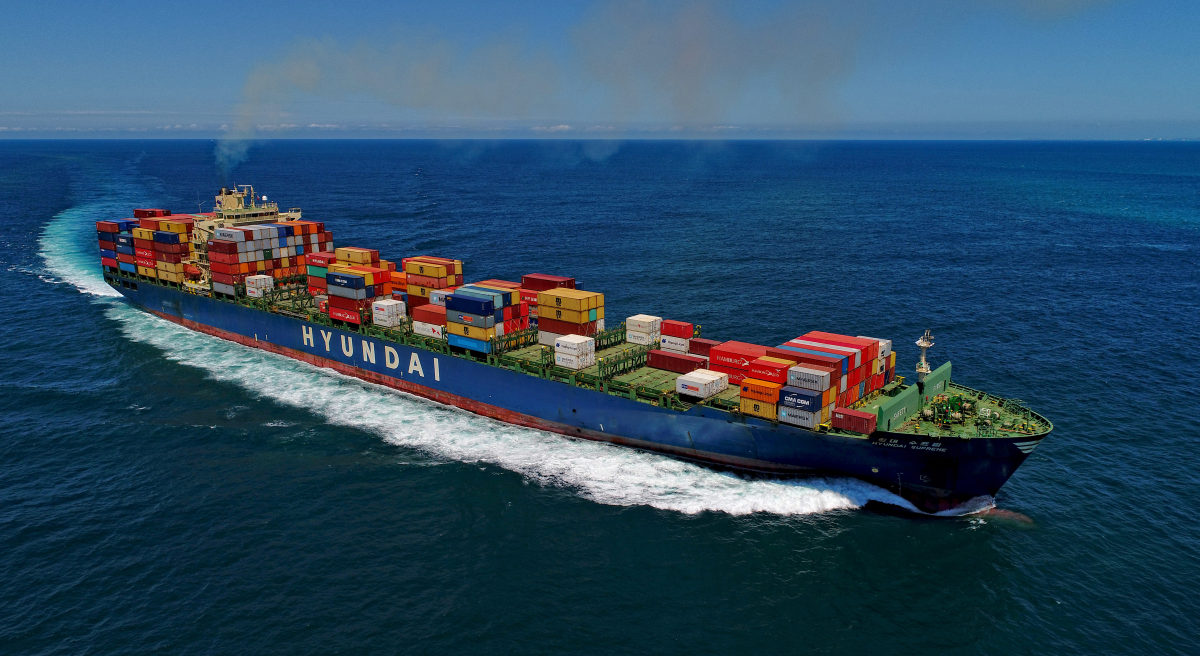 13skypixel use only hyundai supreme a 294 metre container ship
