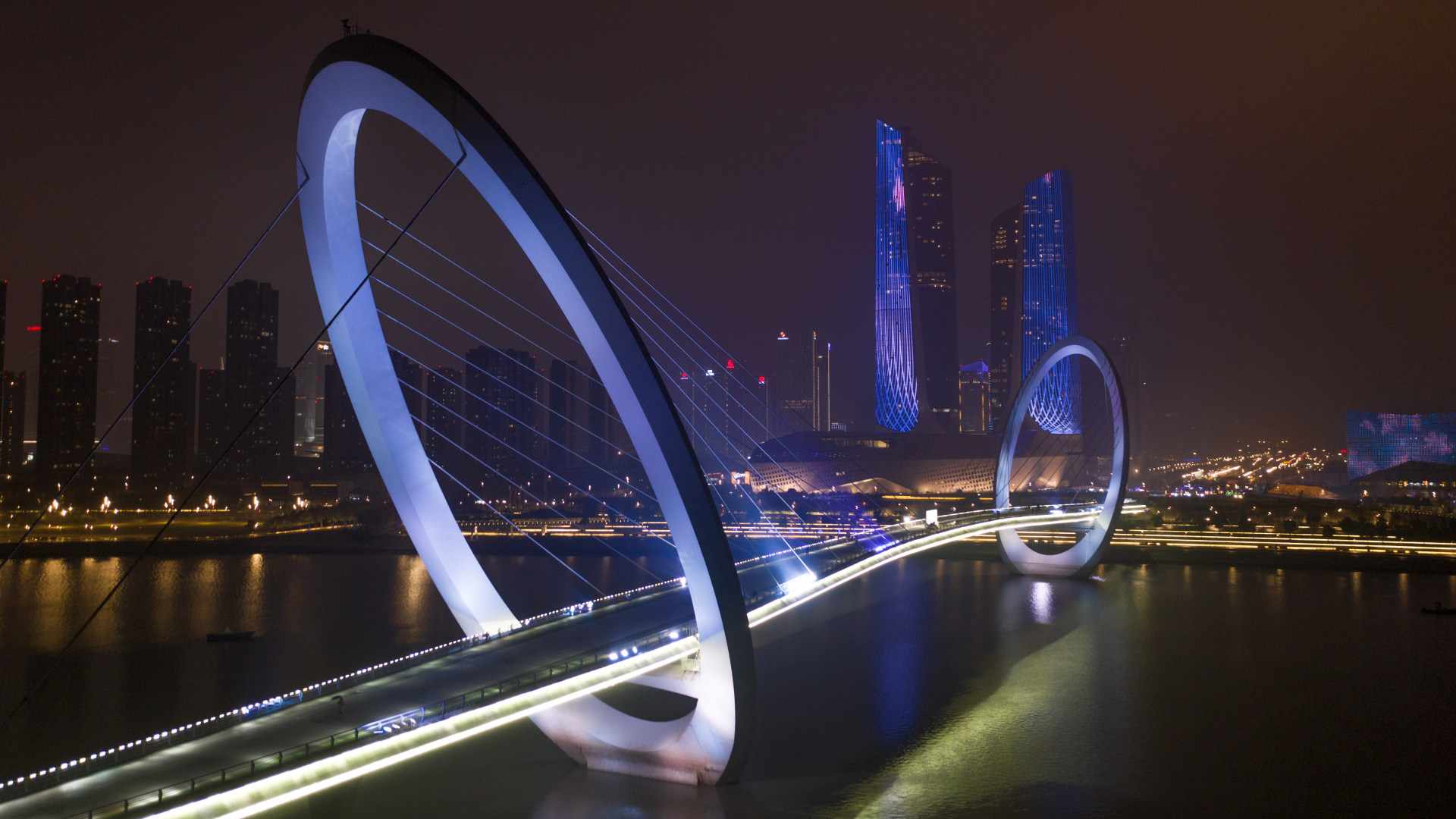 20200111雨中的南京眼步行桥