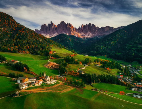 Santa Maddalena village in front of the Geisler or Odle Dolomites Group, Val di Funes, Trentino Alto Adige, Italy, Europe.