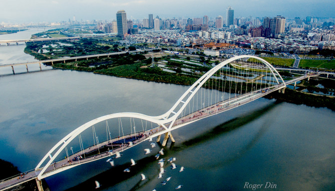 台湾新北市新月桥