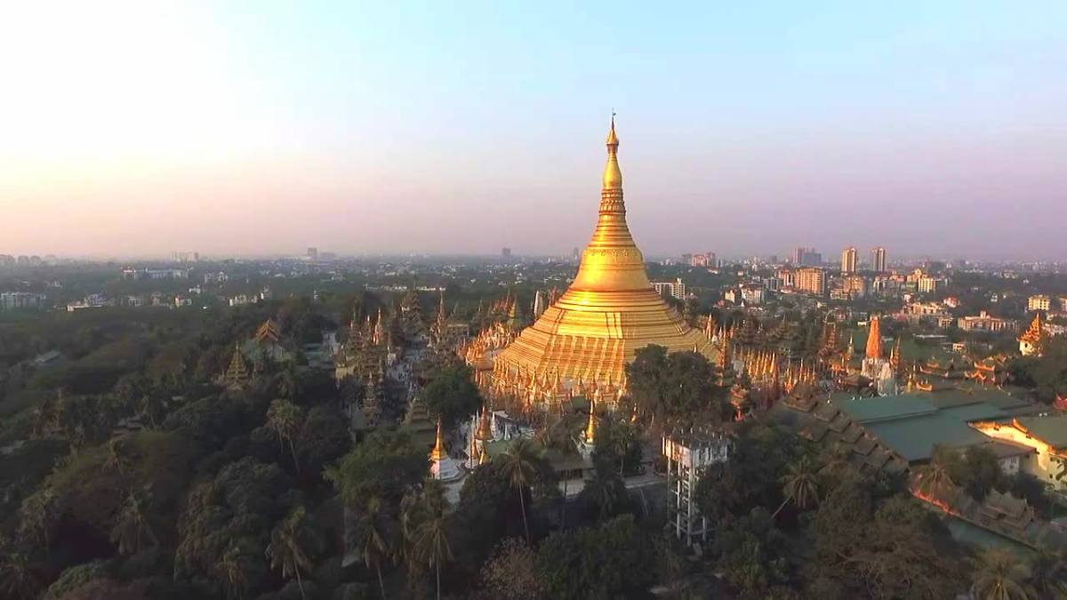 航拍仰光大金塔